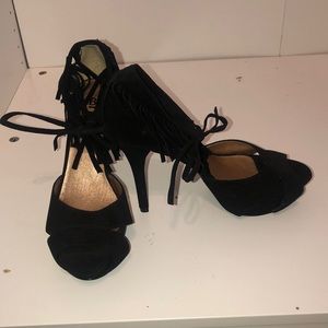 Baker’s Suede Platforms with fringe details Sz 8.5
